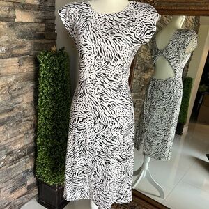 Black and White Sleeveless Sheath Midi Dress